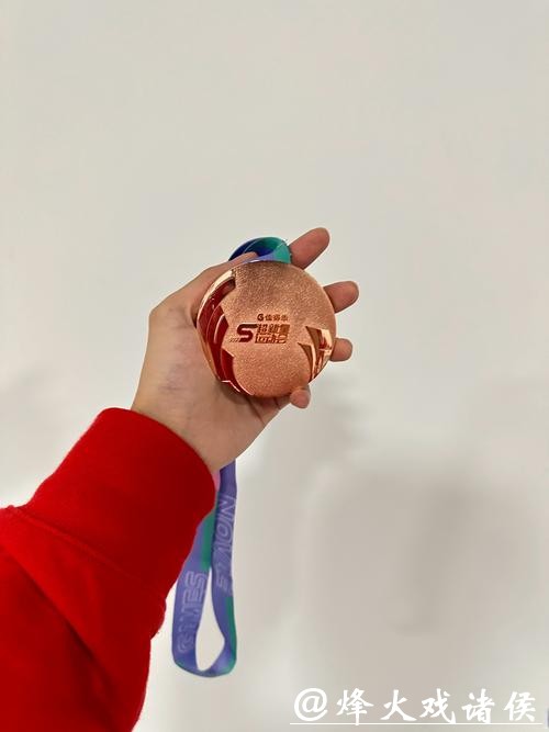 马来西亚选手斩获山西垂直登高赛桂冠